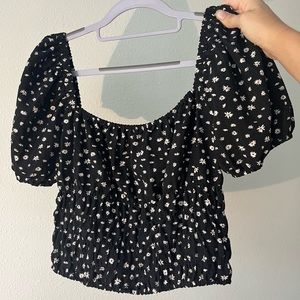 Floral puff-sleeve crop top